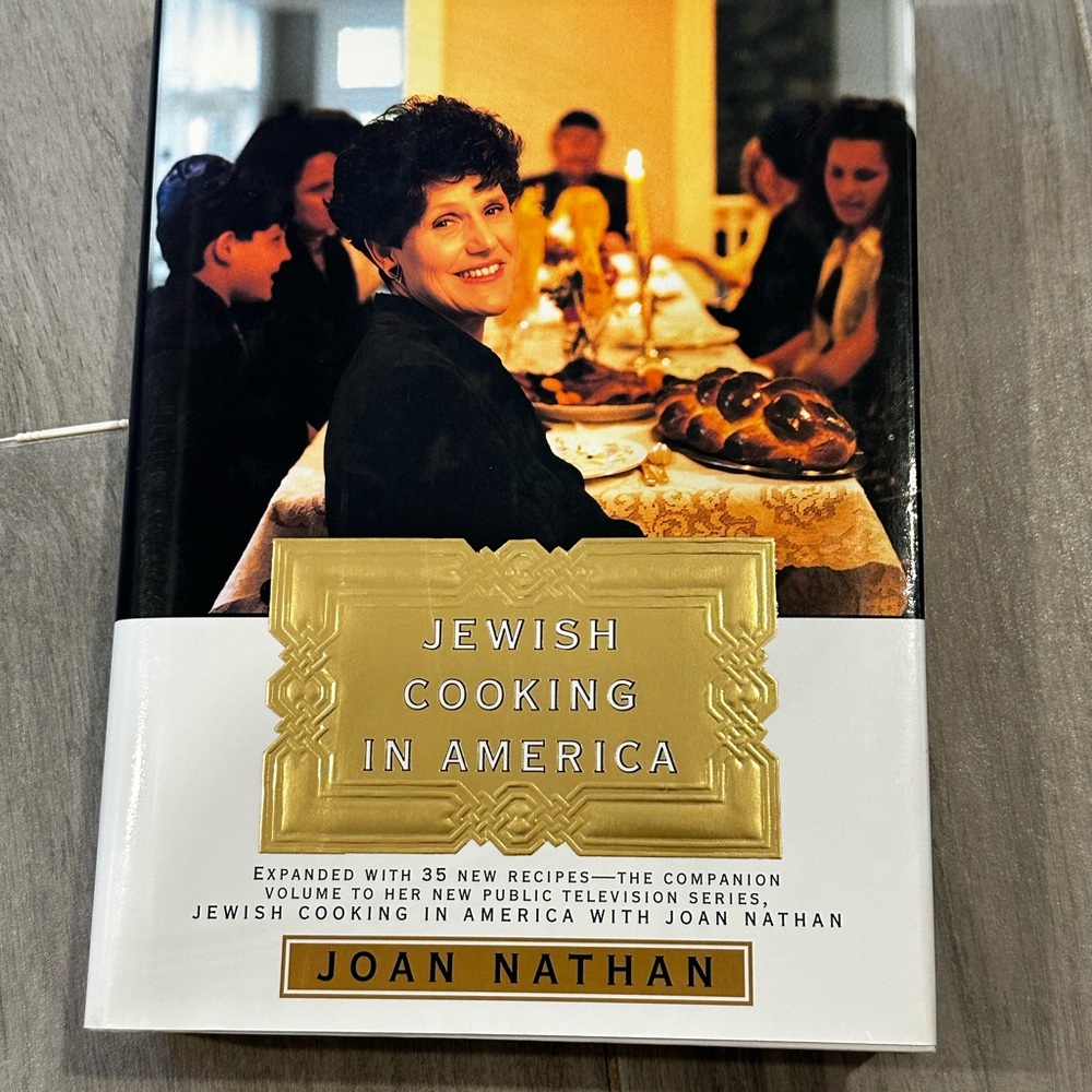 Jewish Cooking in America: A Cookbook (Knopf Cooks American) (Hardcover)